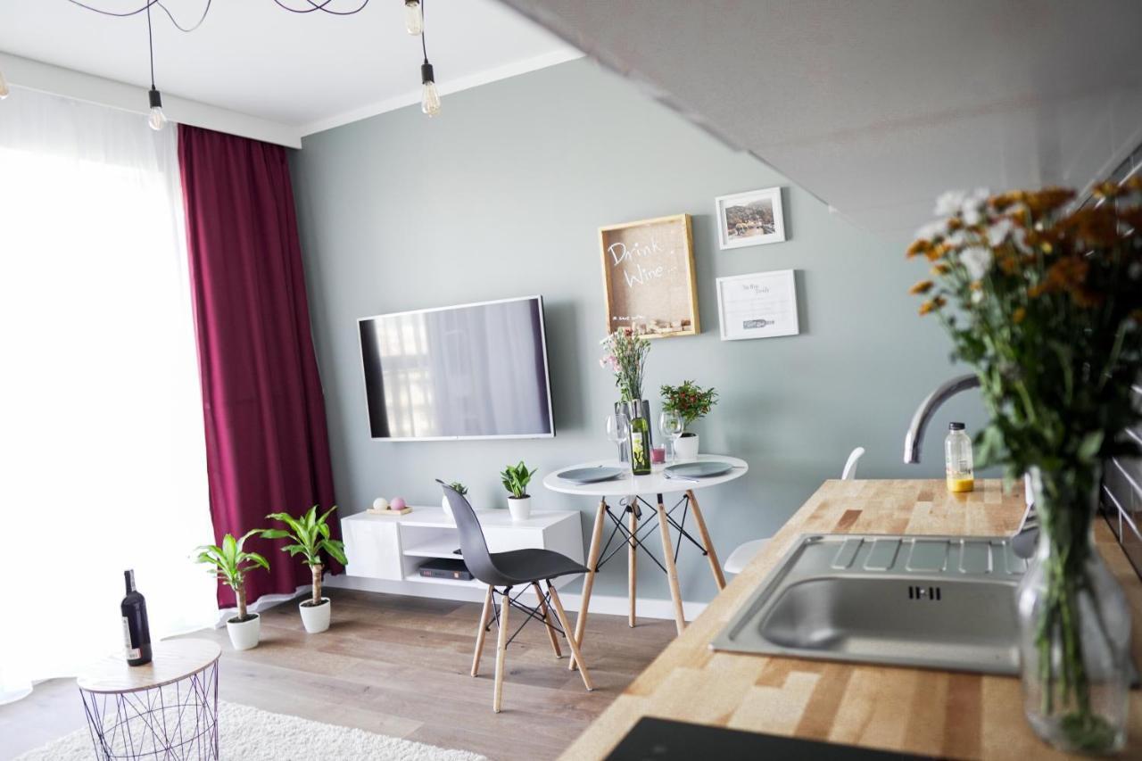 Vizzit Us Premium Apartments Varsavia Esterno foto