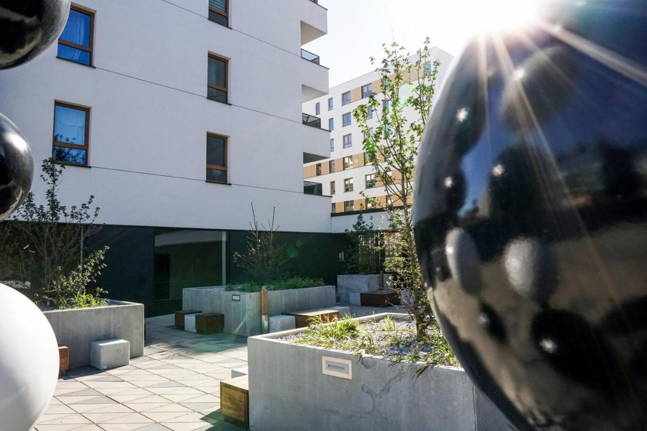 Vizzit Us Premium Apartments Varsavia Esterno foto