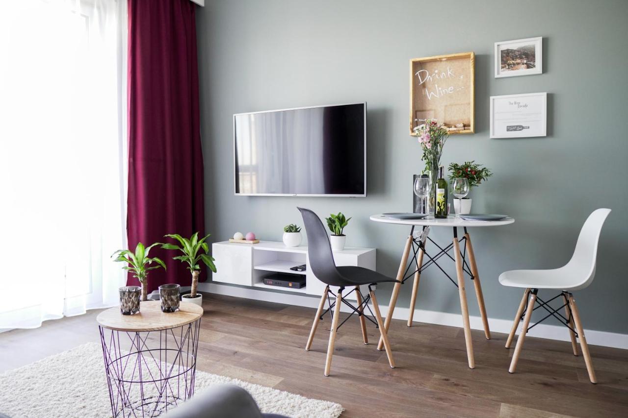 Vizzit Us Premium Apartments Varsavia Esterno foto