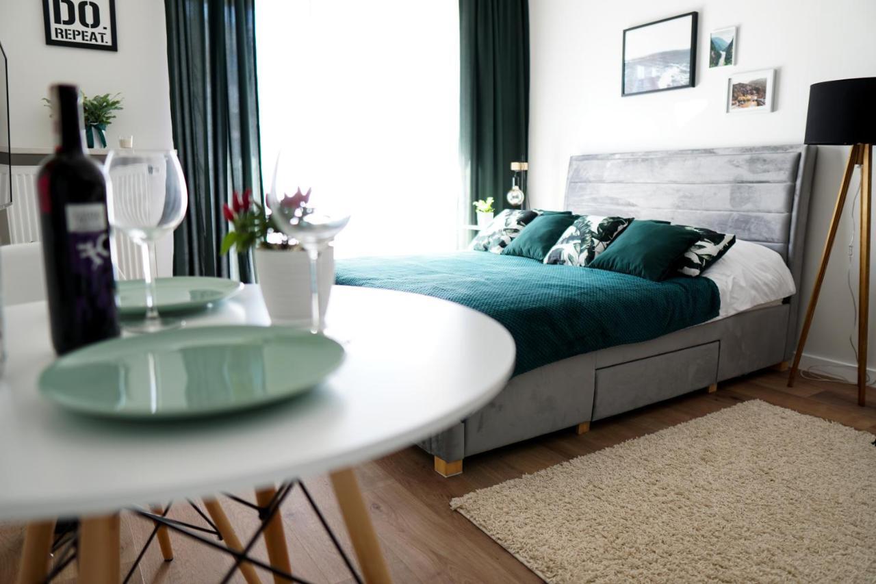 Vizzit Us Premium Apartments Varsavia Esterno foto